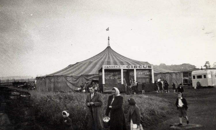 Who Founded Gandeys Circus?