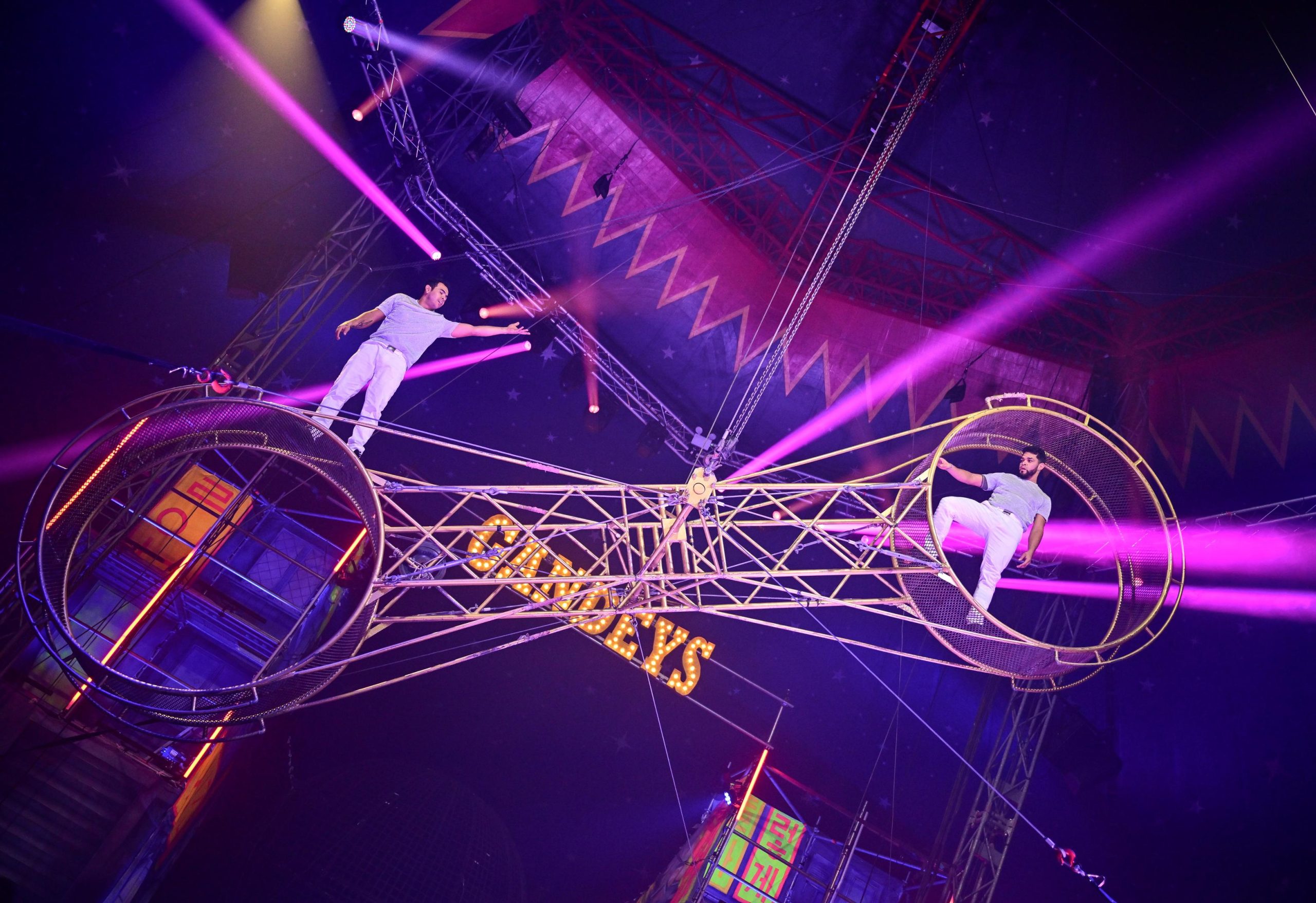 Gandeys K-Pop Dragon Circus